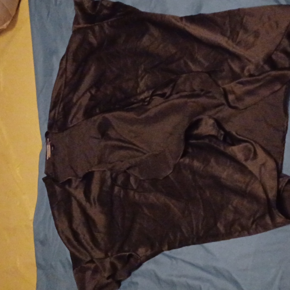 Victoria's Secret's short sleeved ,short Satin robe